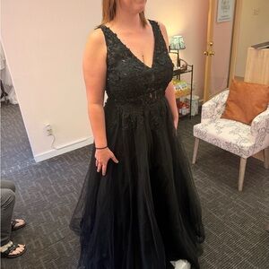 Elegant Black Wedding Dress